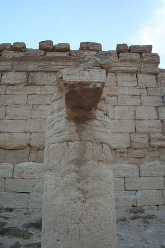 Palmyra - bilingual honorific column console in agora