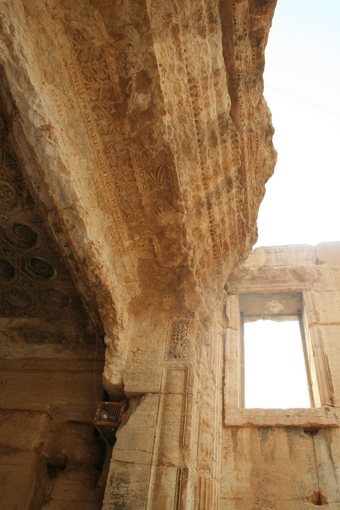 Palmyra - Temple of Bel cella south adyton cornice