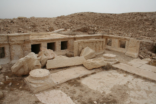 Palmyra - tomb building with radial chambers - interior with sculpture